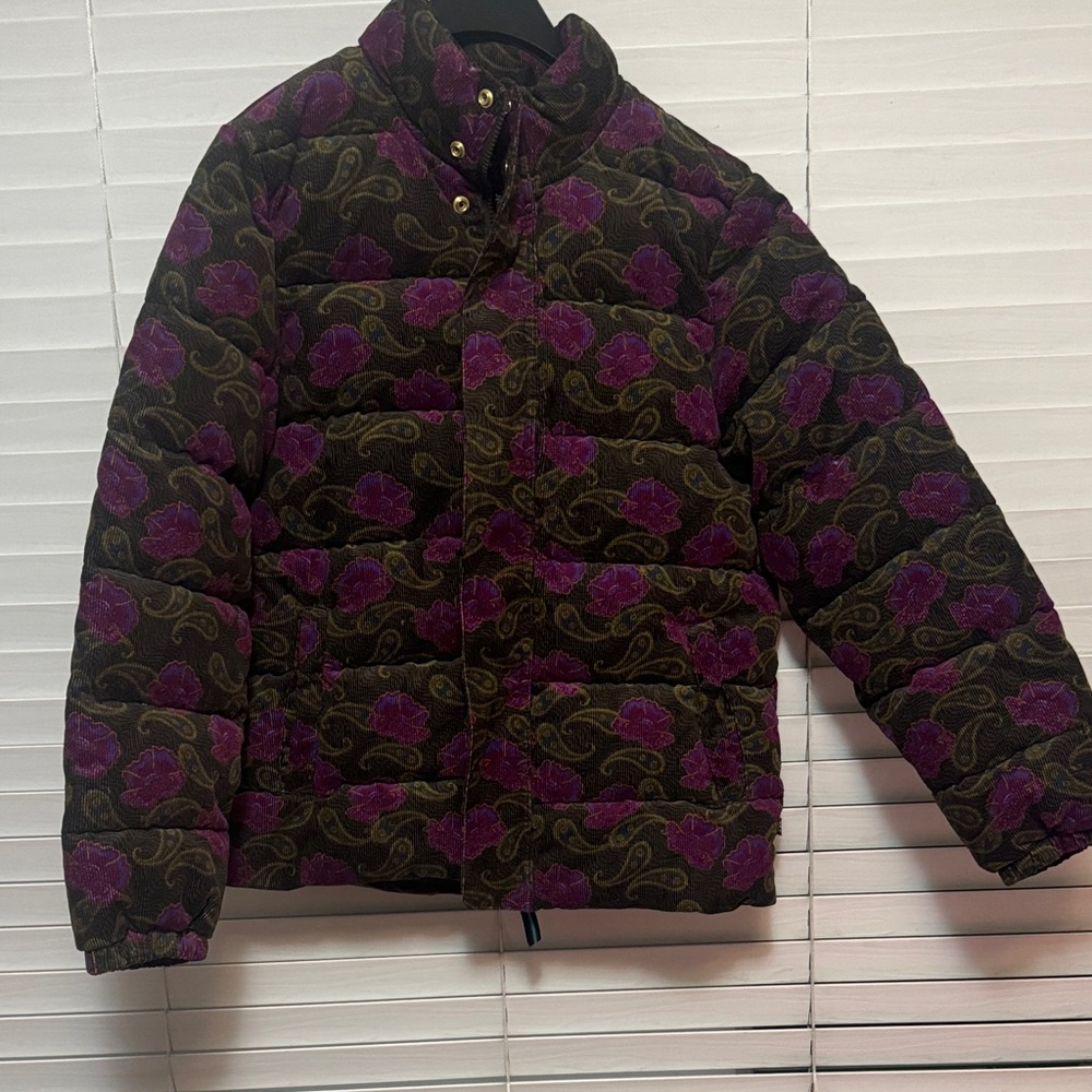 Stylish Men's Patterned Puffer Jacket - image 1